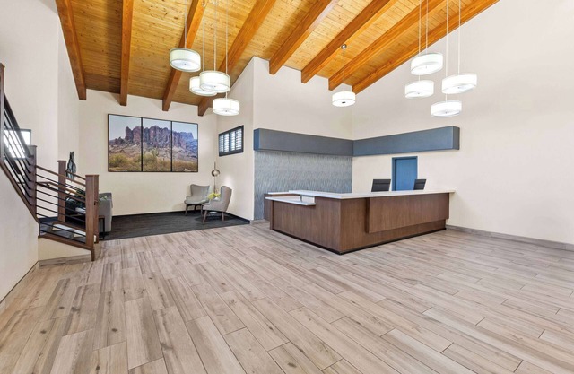 Days Inn & Suites by Wyndham Mesa Near Phoenix