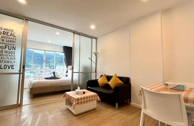 Dcondo Kathu - Top Floor 1 Bdr Condo with shared Pool