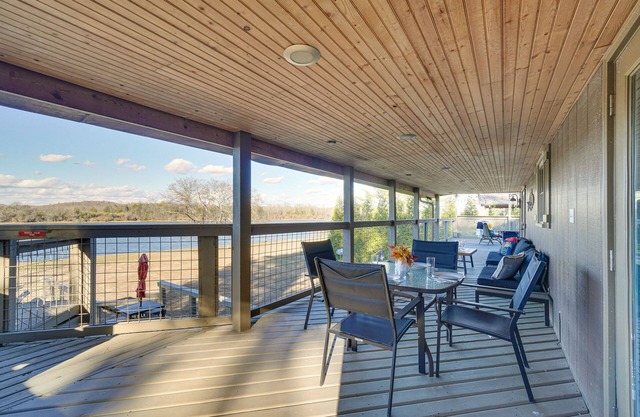 Decatur Oasis - Private Pool, Hot Tub & Deck!