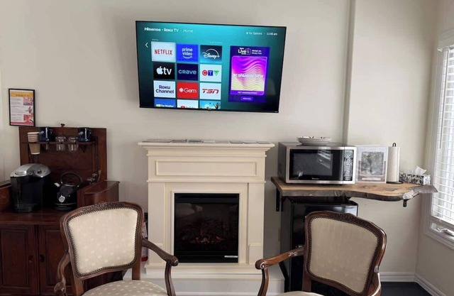 Deerview Suite - A sweet nature escape in NOTL