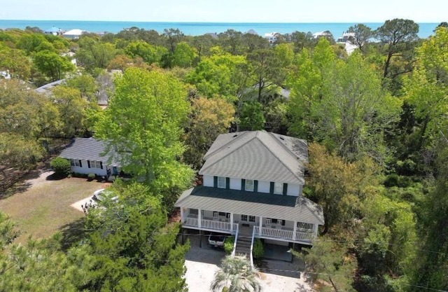 Deetjen Beach House - Near Beach & Bike Trail. North Litchfield Favorite!
