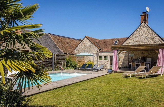 Del Teil, holiday home with heated pool + wifi