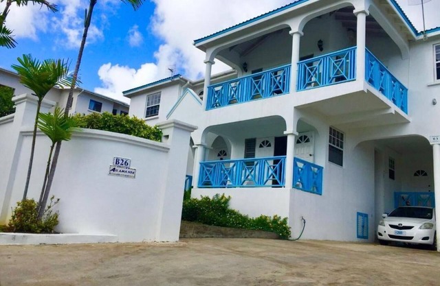 Delightful-3 bedroom with AC and Wifi near Oistins, St Lawrence Gap
