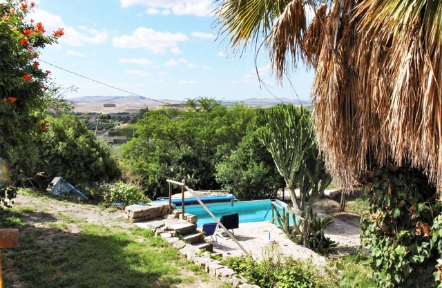 Delightful Holiday Home in Fulgatore with Swimming Pool
