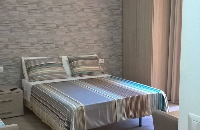 Delightful studio apartment with balcony - Holiday Home in Rome