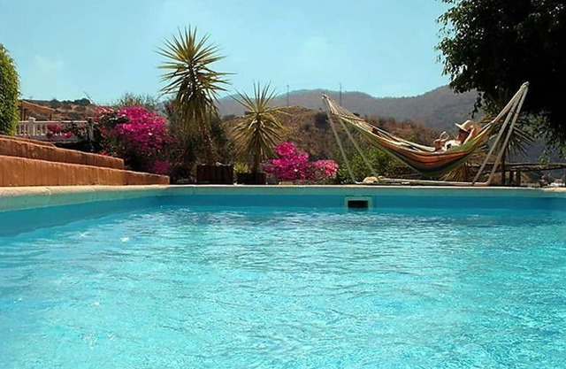 Delightful Studio 'Velez' w/Mountain Views, sleeps 2, in country holiday complex