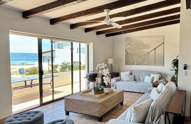 DELUXE 3 Bedroom, 2 Ba Ocean View Villa.