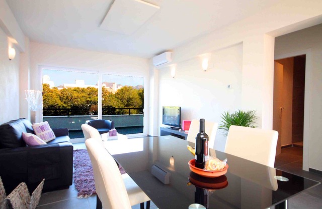 DELUXE APARTMENT ELDA