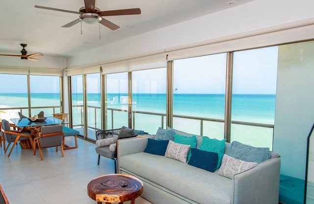 Deluxe Beachfront 3BR Penthouse, Private Jacuzzi!