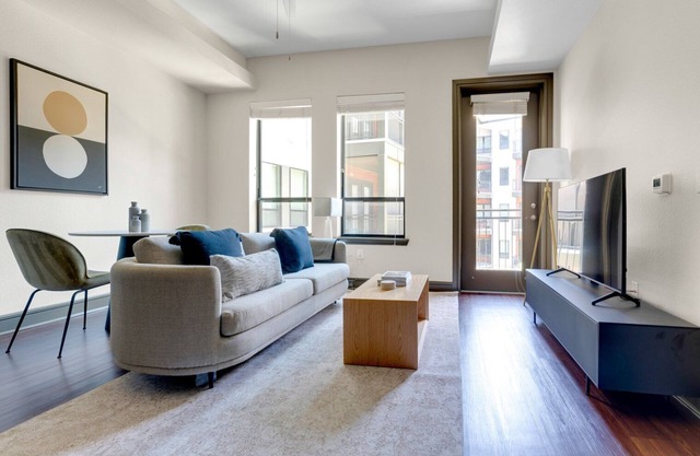 Deluxe Domain 1BR w/Gym, Pool & W/D, walk to Q2 Stadium, by Blueground