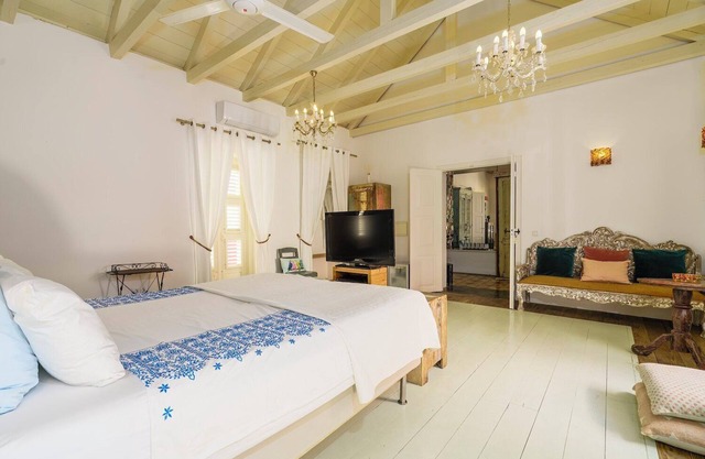 Deluxe Double Room with Kingsize Bed at Villa Tokara