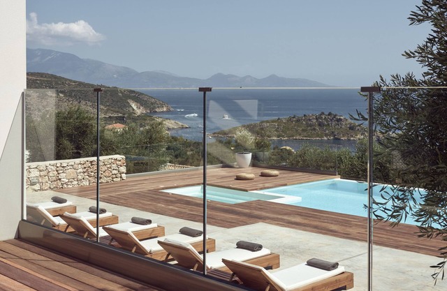 Deluxe Private Villa with infinity Pool