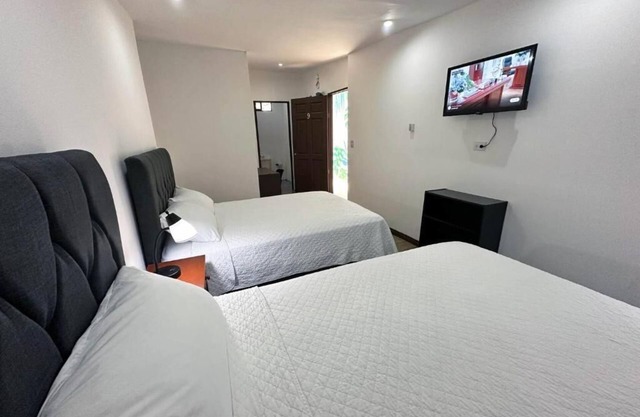 Deluxe Suite #9 for 4 + Breakfast Included