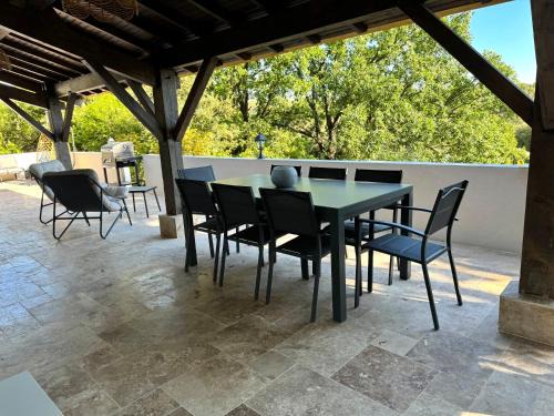 Delycia - Piscine - Jardin - Parking - Calme