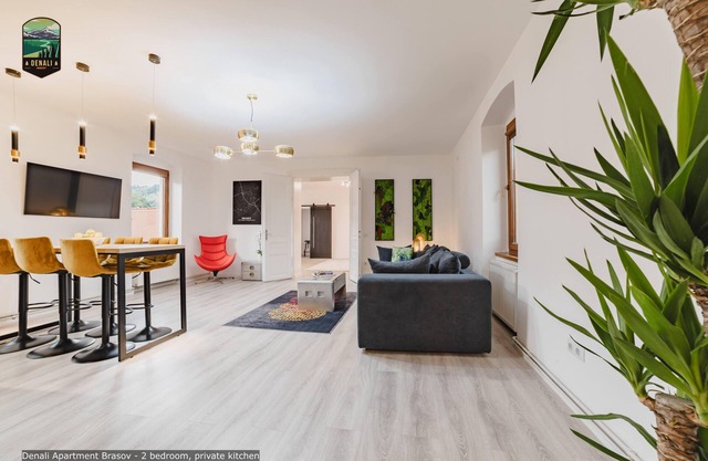 Denali - Old Town Modern, Airy