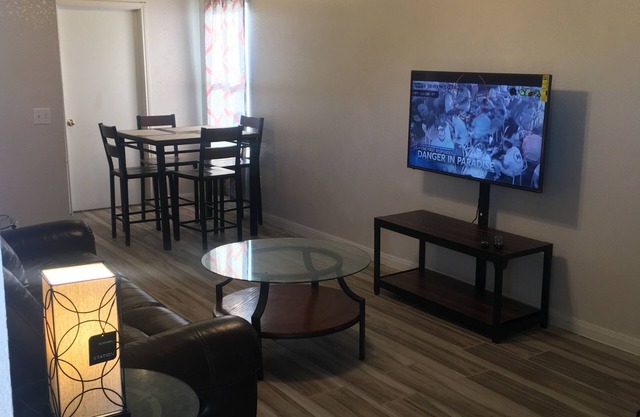 DENIS TEMPORARY HOUSING 3 BEDROOMS APT- D