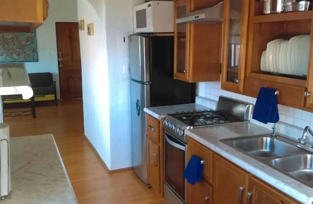 Departamento cómodo, céntrico, estacionamiento