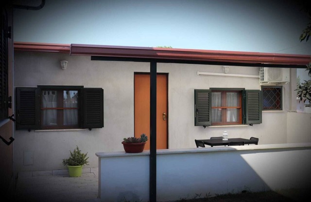 Dependance located 1.6 km from the American Cemetery and 2.5 km from the Borgo Antico