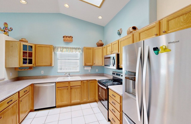 Desert home with view of the mountains, fire pit & wifi