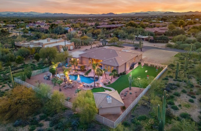 Desert Oasis ★ Heated Pool-Spa-Disc Golf-Ping Pong-Poker Table-Pool Table★