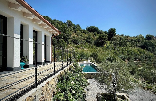 Design country house with pool & sea view - natural idyll between Dolceacqua & the sea