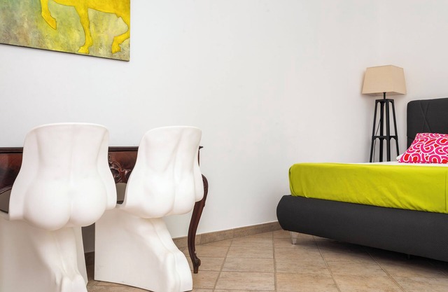 Design near Termini, in lively neighborhood, 20 minutes Colosseum and Centro Storico
