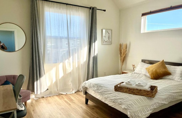 Designer NEW 10min dt Pet friendly 7min Park-Room A