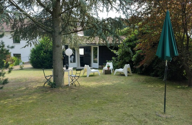 Detached Bungalow/Chalet with large private garden.