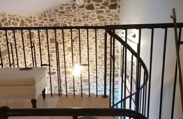 Detached cottage in 2000m2 property