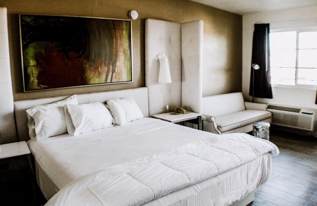 Devonshire Inn Motel