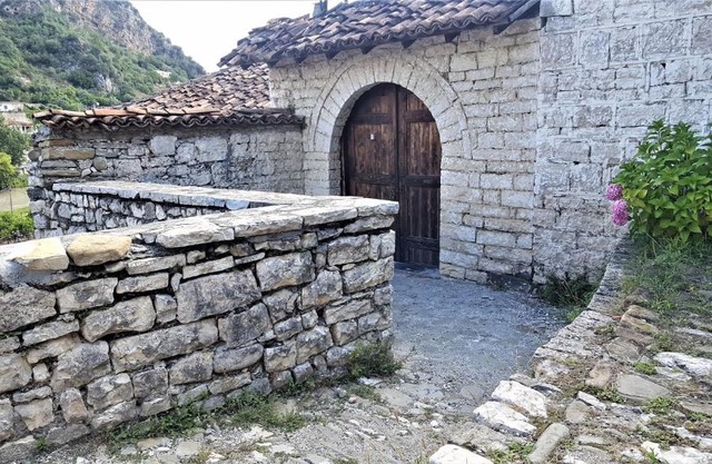 Dhimitri's guest house