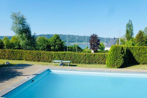 Die Seeblume - Ferienwohnung mit Pool und Seeblick