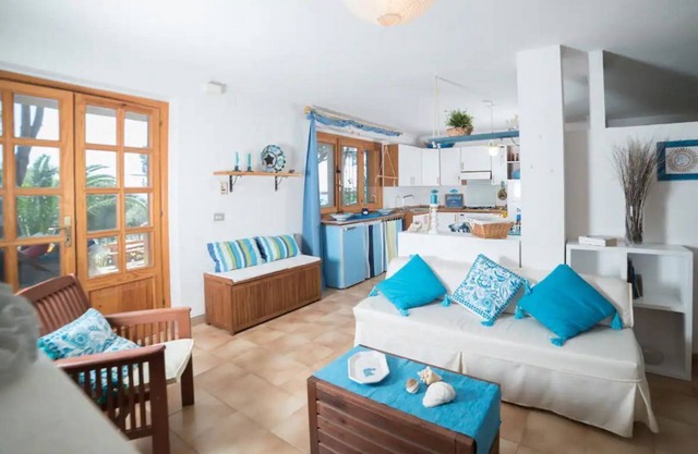 [Dimora Del Mare] Seaview apartment with garden