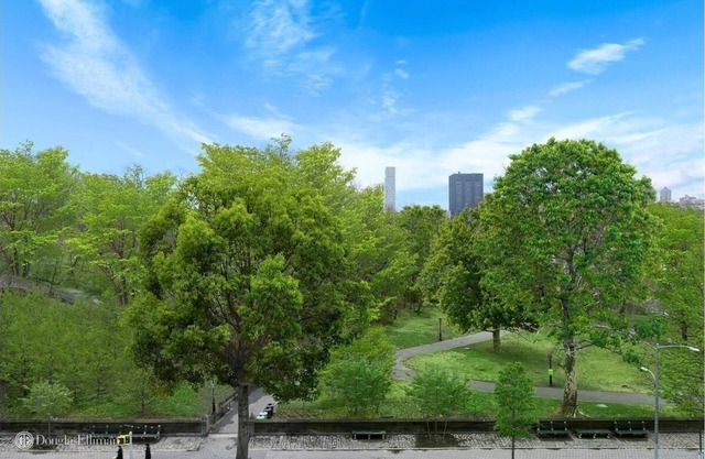 Direct Central Park View from 6th floor Studio