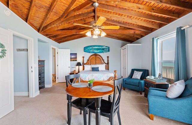 Direct Oceanfront Beach Romantic Escape- Quad