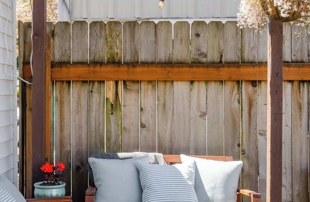 Discover an authentic mini getaway in this charming, upbeat space