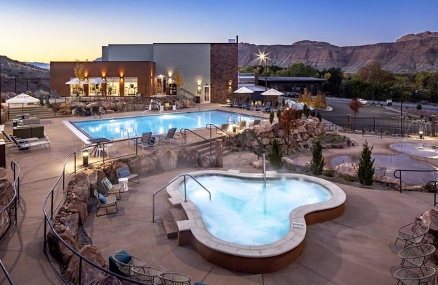 Discover the Exceptional Close to Valley Shopping, Free Parking!