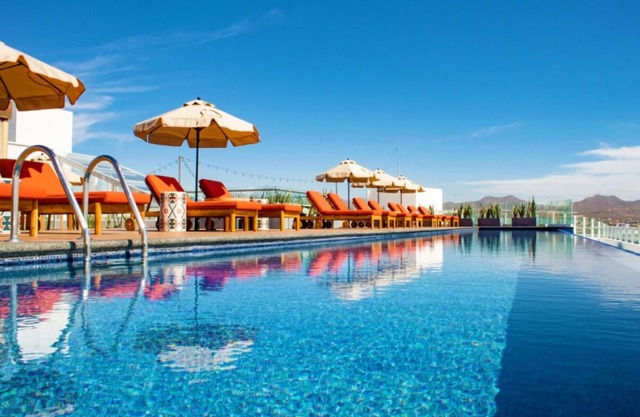 Discover the Vast, Blue Ocean! Swimming Pools, Spa, Pet-friendly, Beachfront!