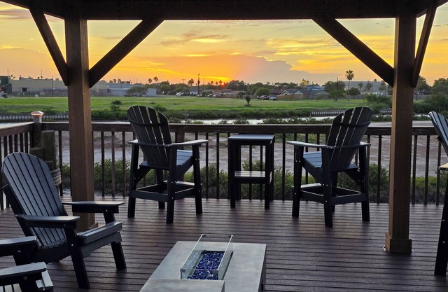 Discover Your Dream Waterfront Getaway in Port Isabel, Texas!