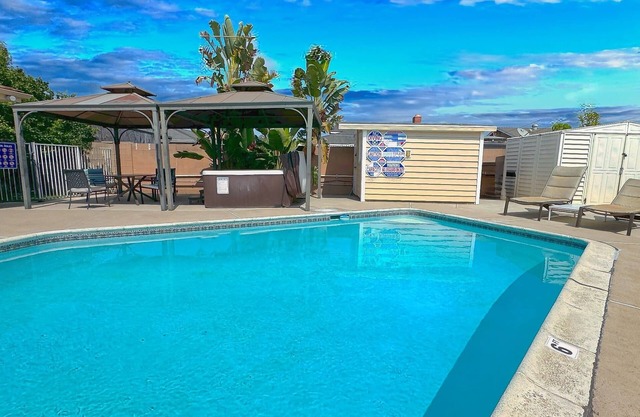 Disneyland/Knott's, 5 BR, 2 BA, Pool/Spa/Game