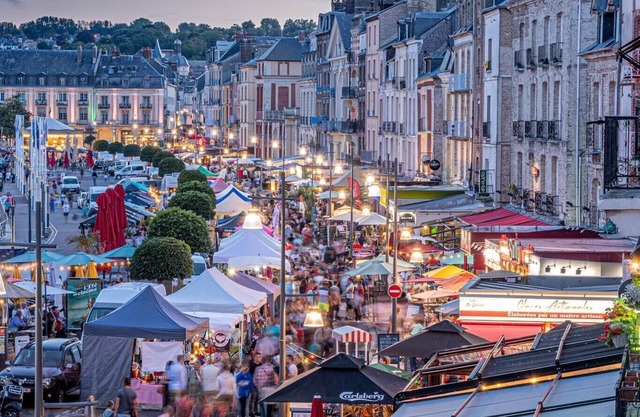 DM20 - Les Arcades vue sur le port