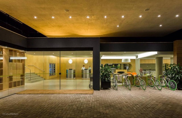 DMax Hotel
