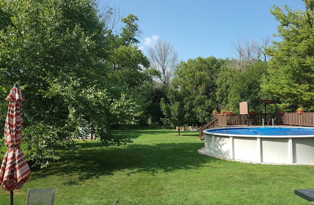 DNC Spacious House with pool!