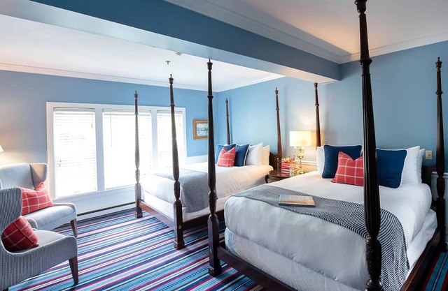 Dock Square Queen-Queen at Kennebunkport Inn, Free Breakfast, Free Parking