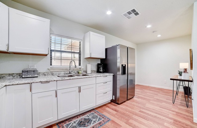 Dog-friendly cabins with firepit, deck, central AC, washer/dryer, & gas grill