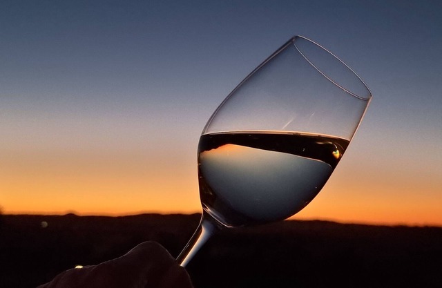 Dog Friendly Farm Stay - Excellent views and close to many wineries