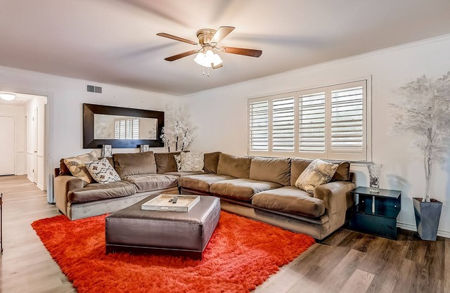 Dog-friendly home with guest house, private pool, grill, pool table, hot tub, AC