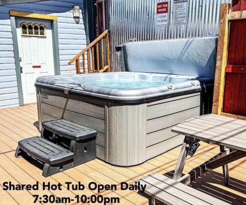 Dog Friendly Private Cabin w Hot Tub Leadville-A