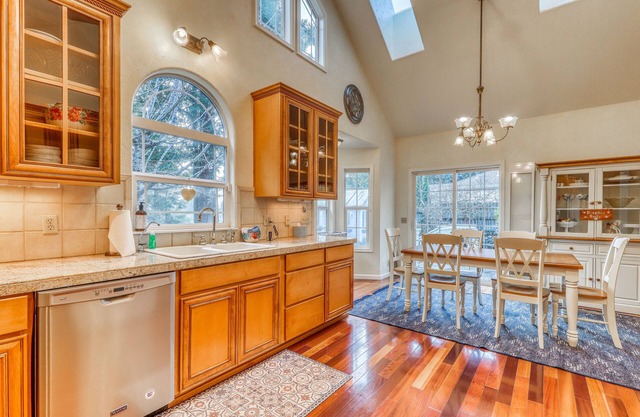 Dog-friendly, riverfront home on a cliff w/river views, private hot tub