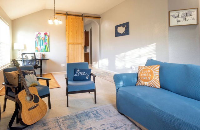 Dog-Friendly/Spacious 4BR/2BA Home/Near Austin/EV Charger/Separate Office